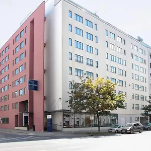 **** Hotel Novotel Donau Austria