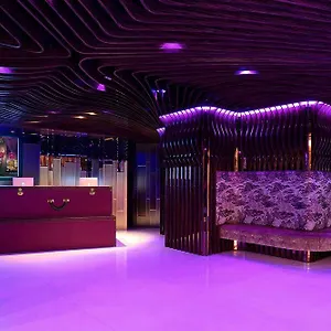 Kew Wanchai Китай